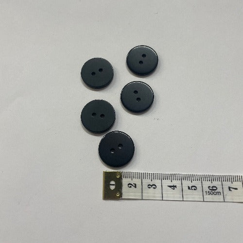 Medium plastic black buttons 18mm (3/4")