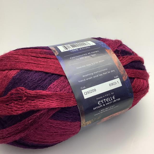 Q50209: A red to purple ombré mesh yarn